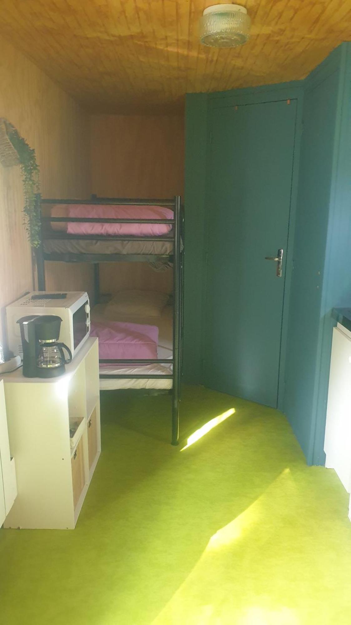 Logement Insolite Au Coeur De L'Auvergne Rochefort-Montagne Bagian luar foto